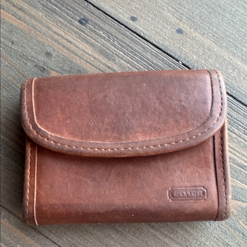 Coach vintage VTG brown leather flap closure coin purse wallet